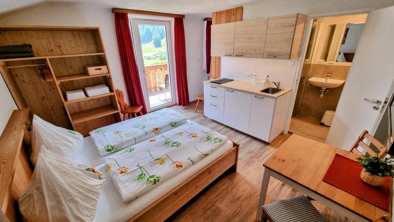 Gaestehaus Landhaus Tyrol กรีส อิม เซลเรน ภายนอก รูปภาพ