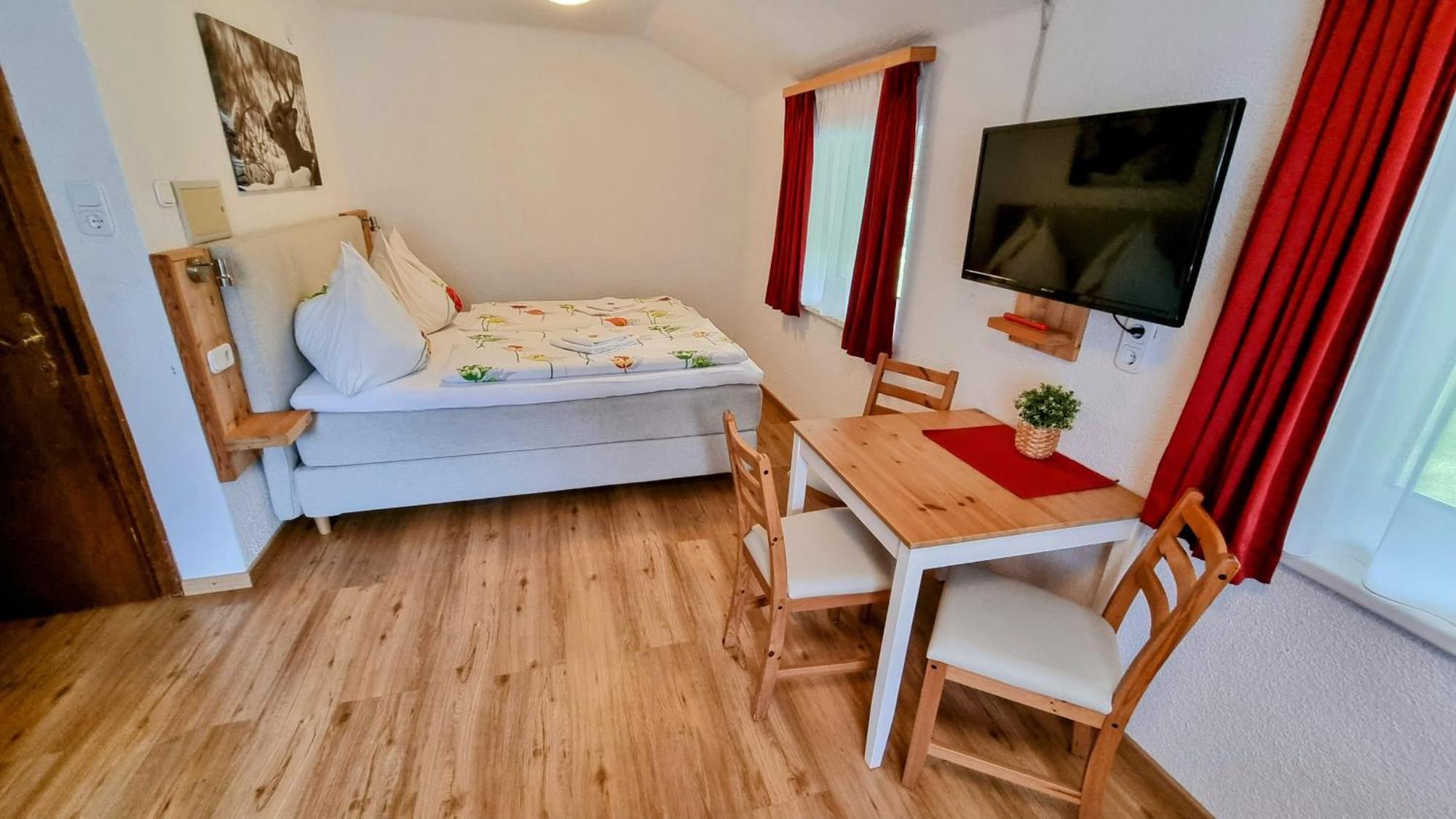 Gaestehaus Landhaus Tyrol กรีส อิม เซลเรน ภายนอก รูปภาพ