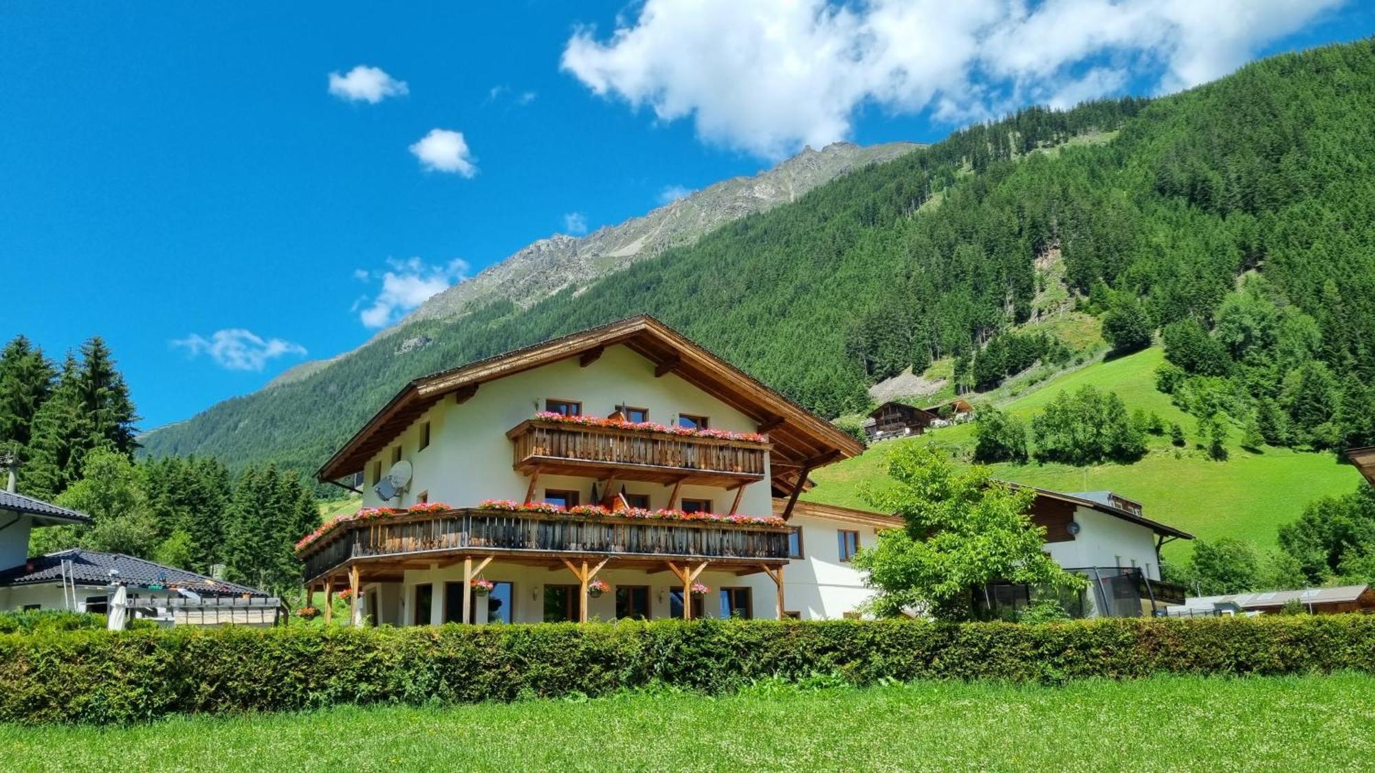 Gaestehaus Landhaus Tyrol กรีส อิม เซลเรน ภายนอก รูปภาพ