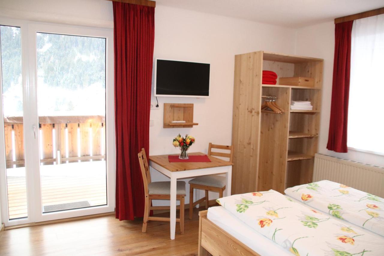 Gaestehaus Landhaus Tyrol กรีส อิม เซลเรน ภายนอก รูปภาพ